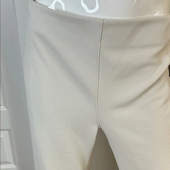 Lululemon Athletica Women’s Cream Stretch Pants - Picture 2 of 11